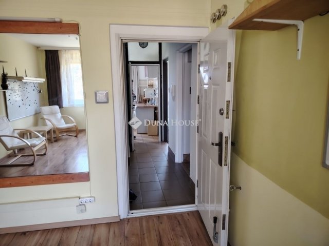 Eladó panellakás, Szegeden 58 M Ft, 4 szobás