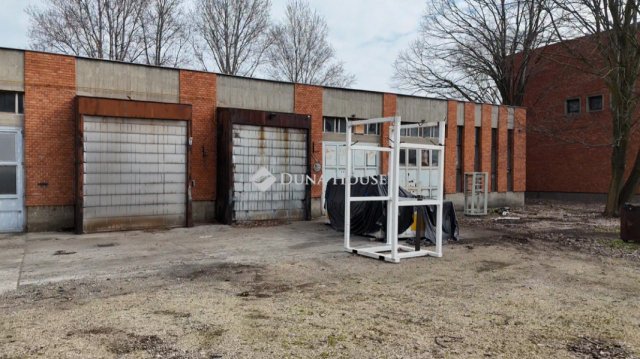 Eladó ipari ingatlan, Székesfehérvárott 385 M Ft