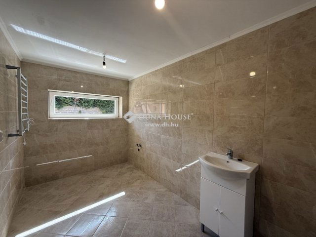 Eladó családi ház, Budapesten, XVIII. kerületben 64.9 M Ft