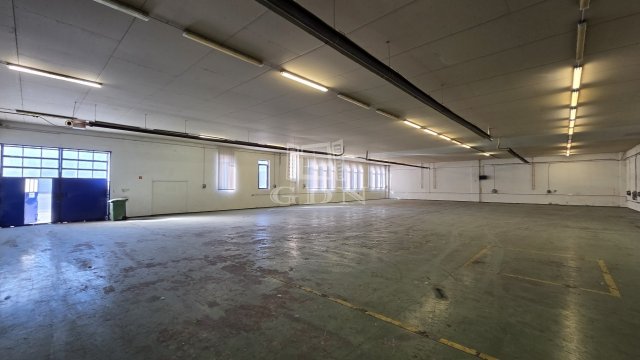 Kiadó ipari ingatlan, Székesfehérvárott 1355 E Ft / hó