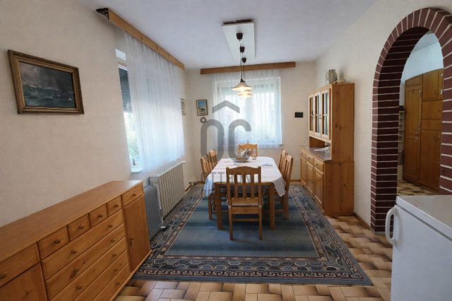 Eladó családi ház, Székesfehérvárott 109.9 M Ft, 5 szobás