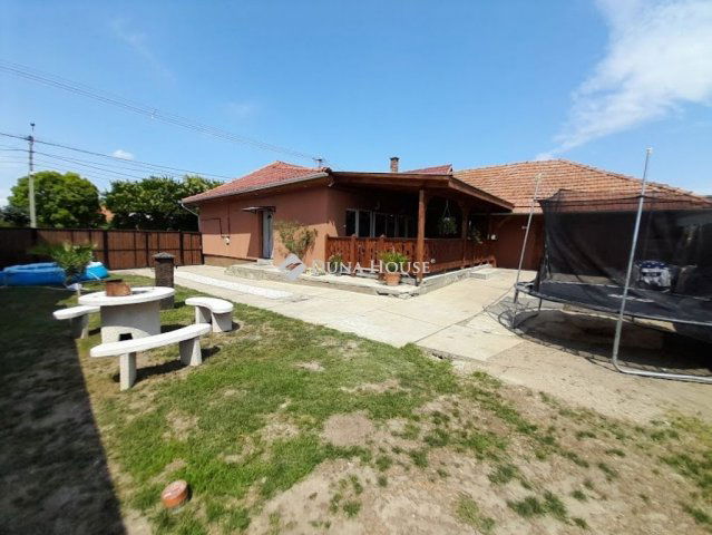Eladó családi ház, Békéscsabán 44.9 M Ft, 3 szobás
