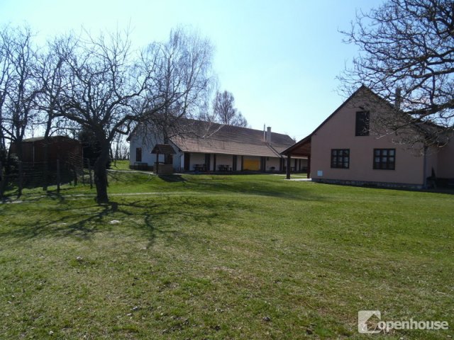 Eladó hotel, Csatkán 360 M Ft, 8 szobás / költözzbe.hu