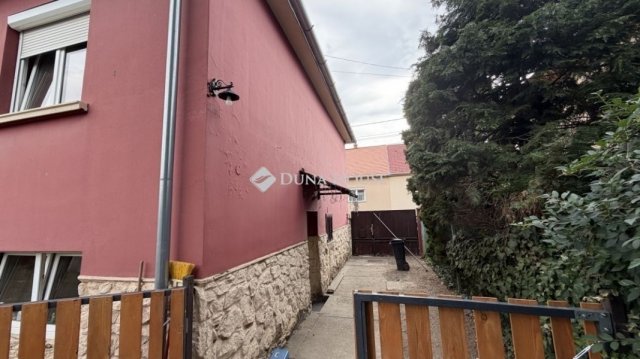 Eladó családi ház, Szombathelyen 69.5 M Ft, 4 szobás