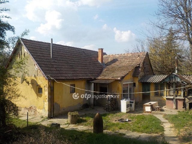 Eladó családi ház, Kaposváron 9.6 M Ft, 1 szobás