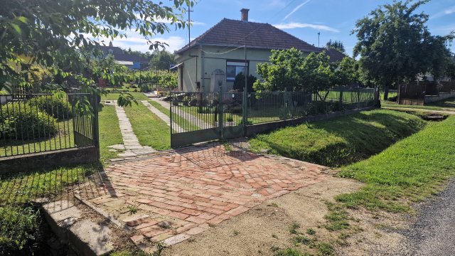Eladó családi ház, Bánokszentgyörgyön 22.5 M Ft, 2 szobás