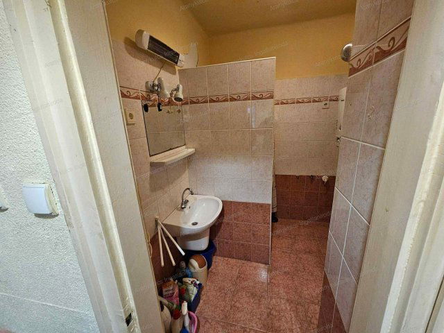 Eladó téglalakás, Gyulán 28.999 M Ft, 2 szobás