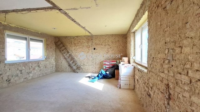 Eladó téglalakás, Celldömölkön 42 M Ft, 3 szobás