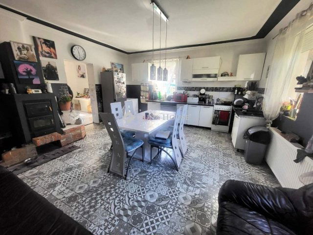 Eladó családi ház, Gödön 87.5 M Ft, 4 szobás