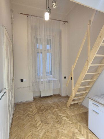 Kiadó téglalakás, albérlet, V. kerületben, Párizsi utcában