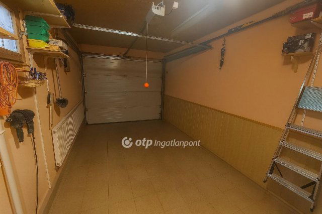 Eladó családi ház, Alsónémediben 169.9 M Ft, 7 szobás