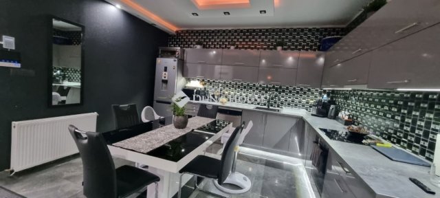 Eladó családi ház, Budapesten, XV. kerületben 199.9 M Ft