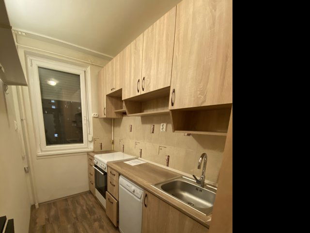 Eladó panellakás, Budapesten, III. kerületben 67 M Ft, 2 szobás