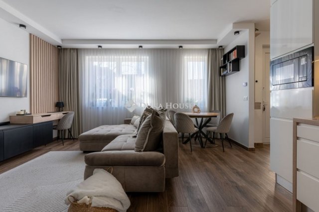 Eladó téglalakás, Budakeszin 145 M Ft, 3 szobás