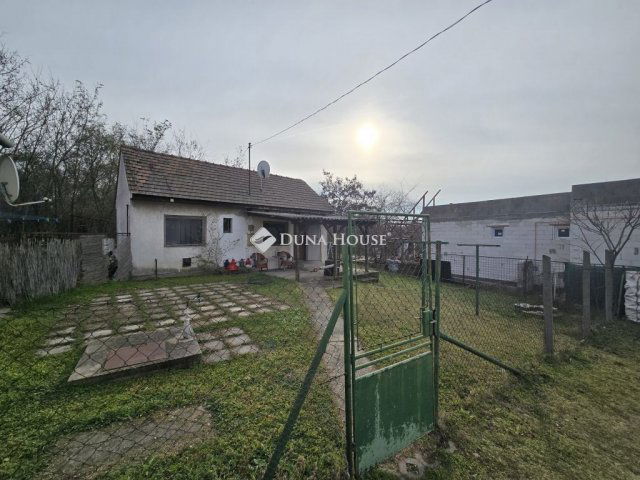Eladó ikerház, Budapesten, XVIII. kerületben 49.9 M Ft, 2 szobás