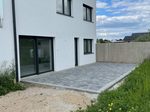 Eladó téglalakás, Siófokon 77.5 M Ft, 3 szobás