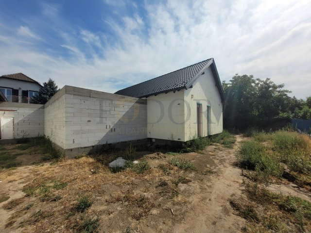 Eladó ikerház, Monorierdőn 84 M Ft, 4 szobás