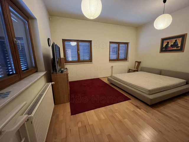 Eladó családi ház, Zamárdiban 250 M Ft, 3 szobás