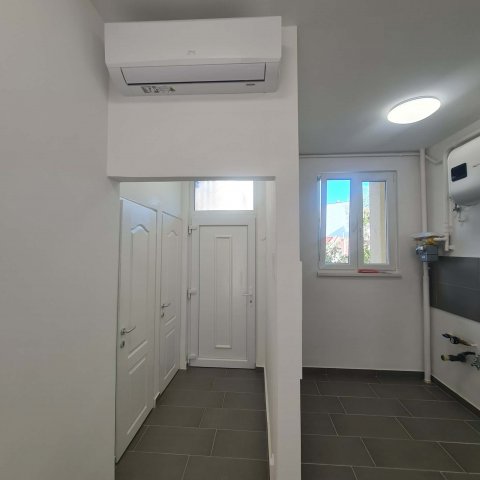Eladó téglalakás, Budapesten, III. kerületben, Váradi utcában