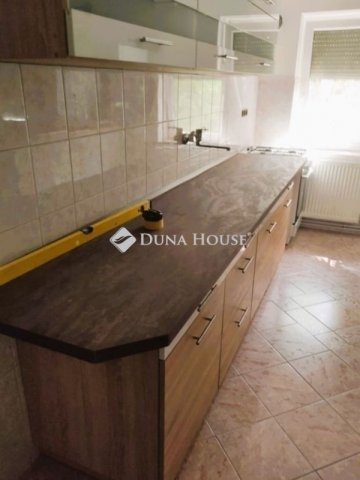 Eladó téglalakás, Bugyin 42 M Ft, 2 szobás