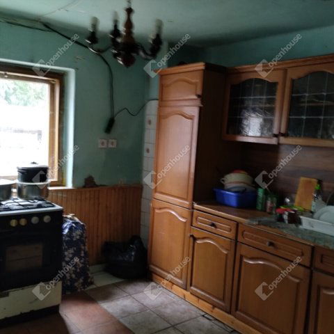 Eladó családi ház, Pápasalamonon 7.9 M Ft, 2 szobás