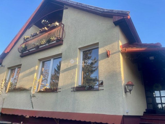 Eladó családi ház, Törökbálinton 239 M Ft, 6+2 szobás