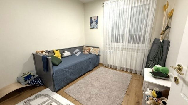 Eladó családi ház, Üllőn 130 M Ft, 5 szobás