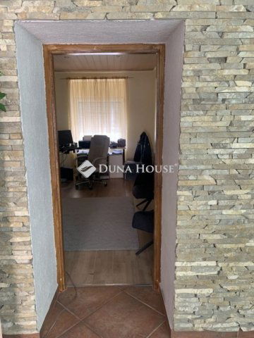 Eladó családi ház, Hőgyészen 42.9 M Ft, 4 szobás