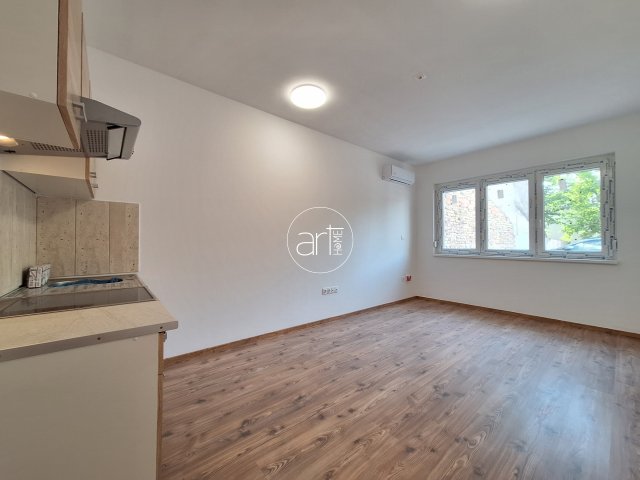 Kiadó téglalakás, albérlet, Szegeden 95 E Ft / hó, 1 szobás