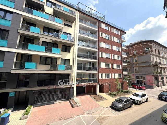 Eladó téglalakás, Budapesten, IX. kerületben 41.9 M Ft, 1 szobás