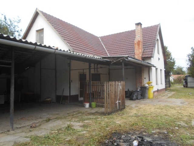 Eladó családi ház, Sarkadon 17.5 M Ft, 4+1 szobás