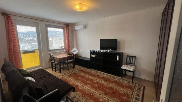 Kiadó panellakás, albérlet, Budapesten, XI. kerületben, 3 szobás