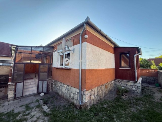 Eladó családi ház, Jánossomorján 42.9 M Ft, 3 szobás