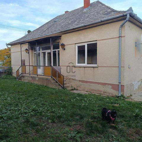 Eladó családi ház, Sandon 17.9 M Ft, 4 szobás