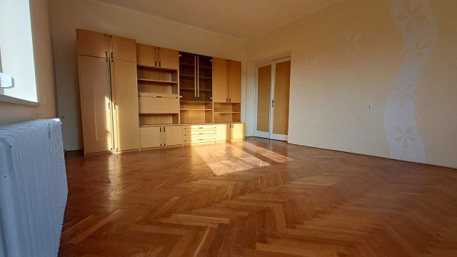 Eladó téglalakás, Győrött 67.9 M Ft, 2 szobás