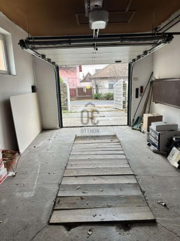 Eladó családi ház, Vecsésen 149.99 M Ft, 5 szobás