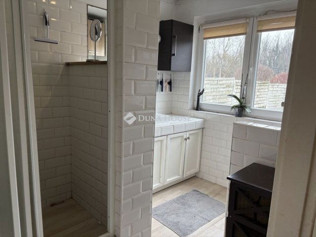 Eladó családi ház, Taksonyon 89.8 M Ft, 4 szobás