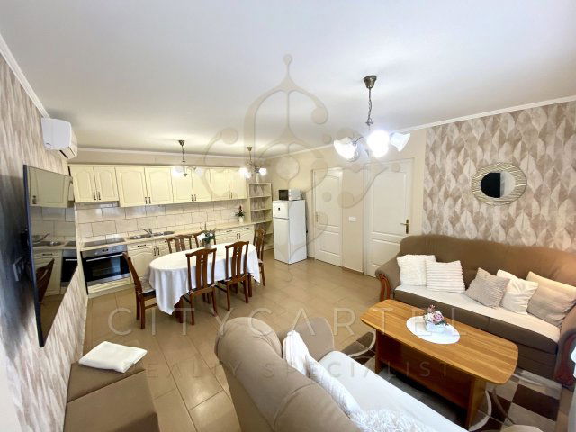 Eladó családi ház, Balatonlelleén 174.99 M Ft, 7 szobás