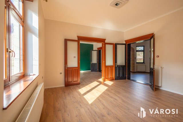 Kiadó családi ház, albérlet, Hódmezővásárhelyen, 5 szobás