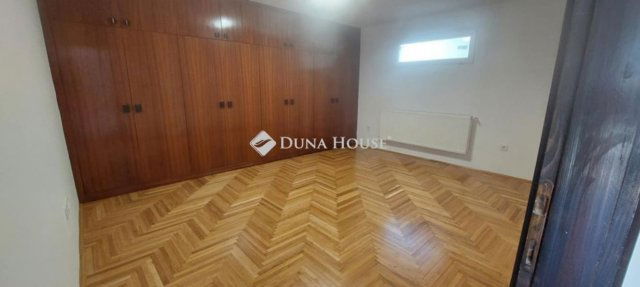 Eladó családi ház, Makón 104.99 M Ft, 4 szobás