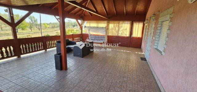 Eladó családi ház, Tápiószecsőn 118.5 M Ft, 2+2 szobás