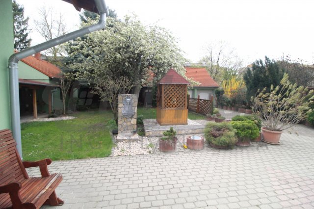 Eladó családi ház, Celldömölkön 85 M Ft, 6 szobás