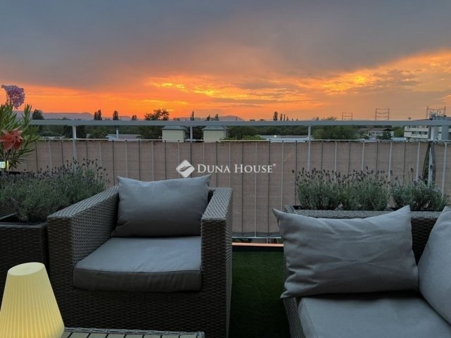 Eladó téglalakás, Budapesten, X. kerületben 129.9 M Ft, 3 szobás