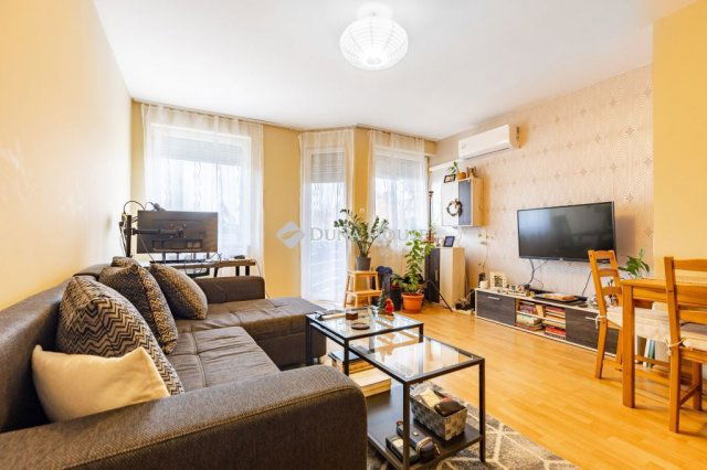 Eladó téglalakás, XX. kerületben, Vörösmarty utcában