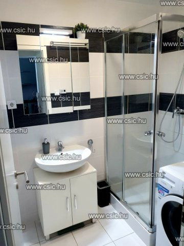 Eladó téglalakás, III. kerületben, Pünkösdfürdő utcában