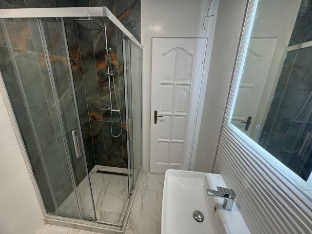 Eladó panellakás, Pécsett, Építők útján 64.9 M Ft