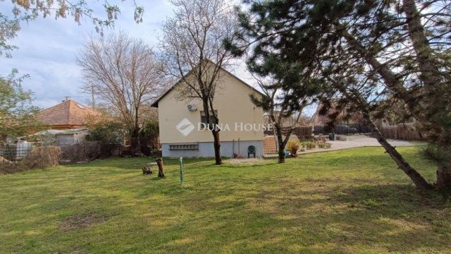 Eladó családi ház, Érden 90 M Ft, 3 szobás