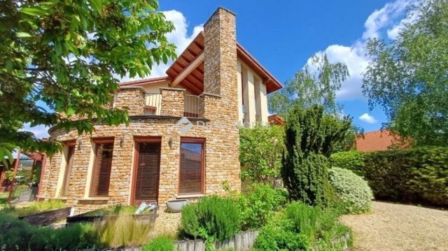 Eladó családi ház, Budajenőn 198 M Ft, 5 szobás