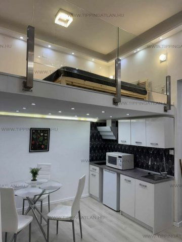 Eladó téglalakás, VI. kerületben, Vörösmarty utcában