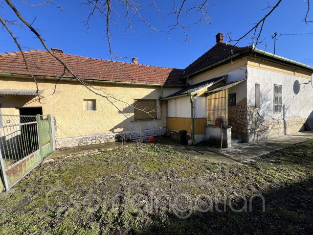 Eladó családi ház, Csornán 36.89 M Ft, 4 szobás